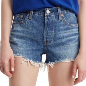 Levi’s 501 cutoff mid rise short
